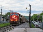 CN 3256 leads 402 at Rimouski station